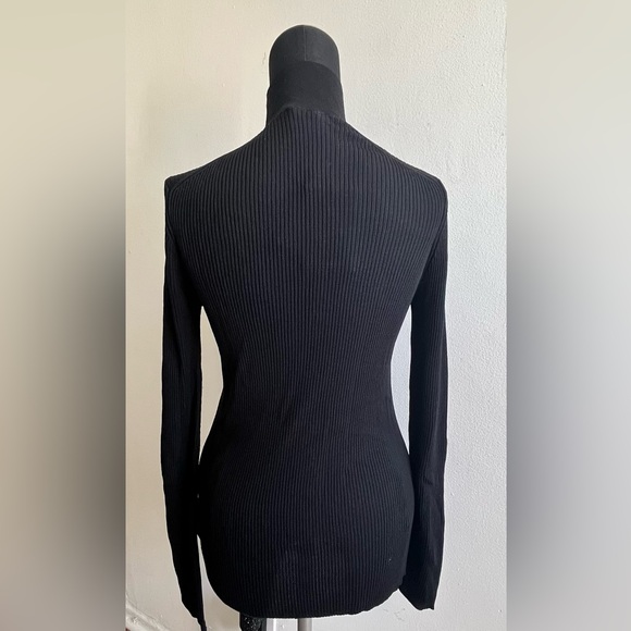 Prada Superfine Wool Black long sleeve turtleneck - Picture 4 of 8